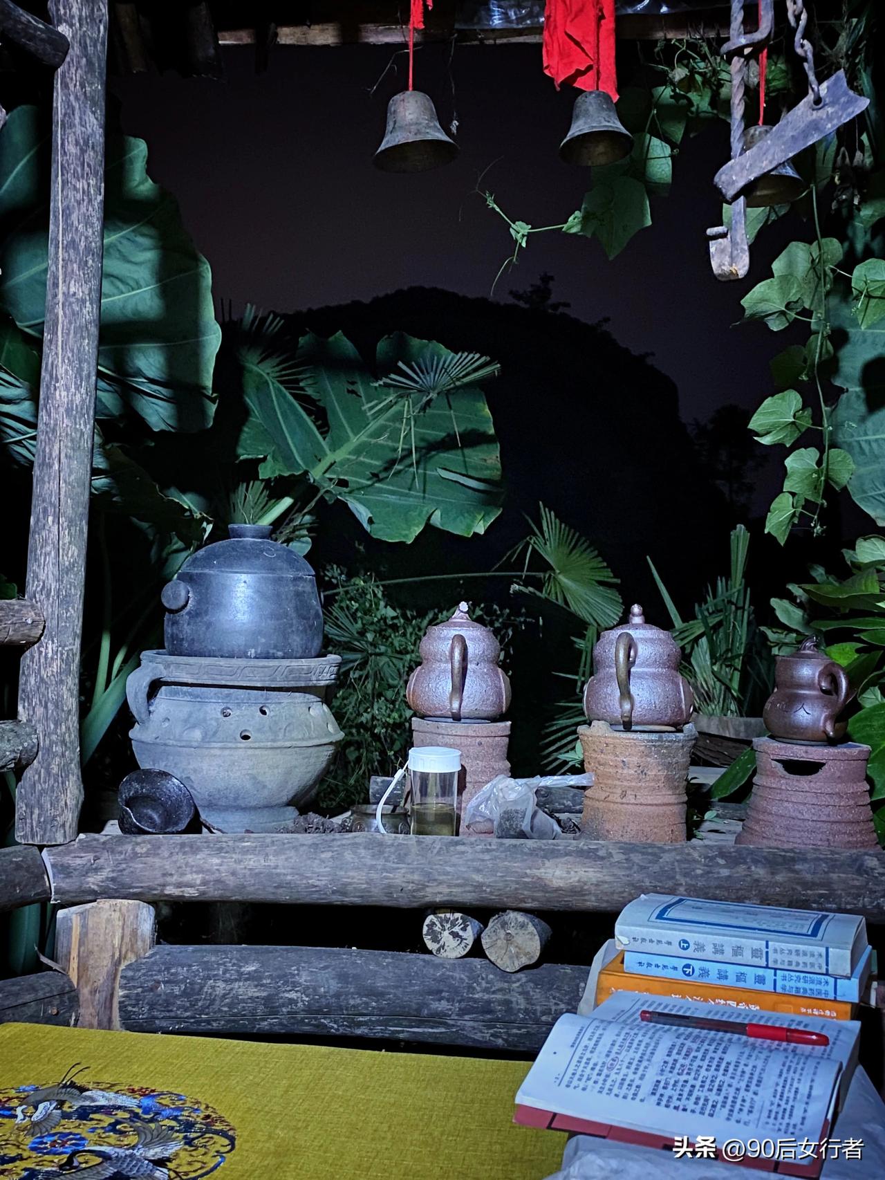 一个人住在山里最害怕什么？分享一个我的亲身经历。
前日进青城山深处住一农家小木屋