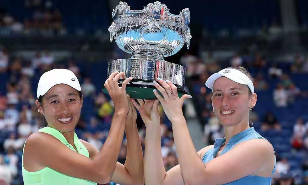 澳网大喜讯！37岁张帅搭档梅尔滕斯女双夺冠  狂揽392万奖金张帅组合2026澳