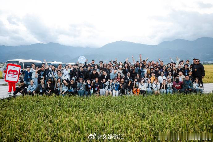 #夏之光说小盲盒杀青快乐##夏之光盲盒旅行局杀青plog# 夏之光在盲盒旅行局中