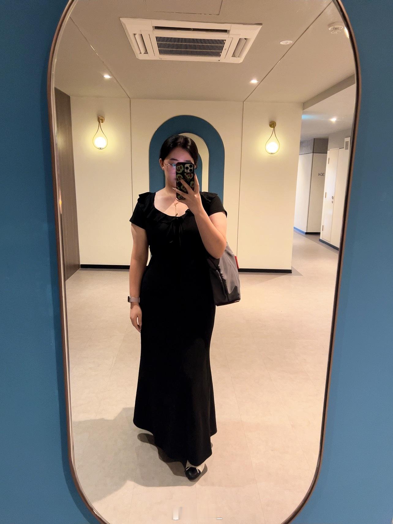 dresscode是黑金金了项链（ 