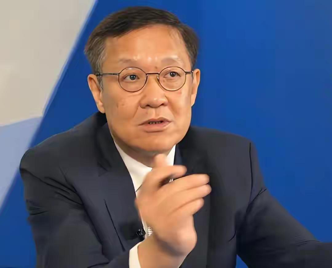 介文汲警告赖清德，演习没用，根本跑不了
        汉光军演，赖清德穿上防弹