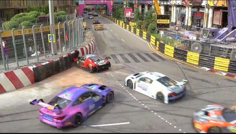 第一圈差点塞车