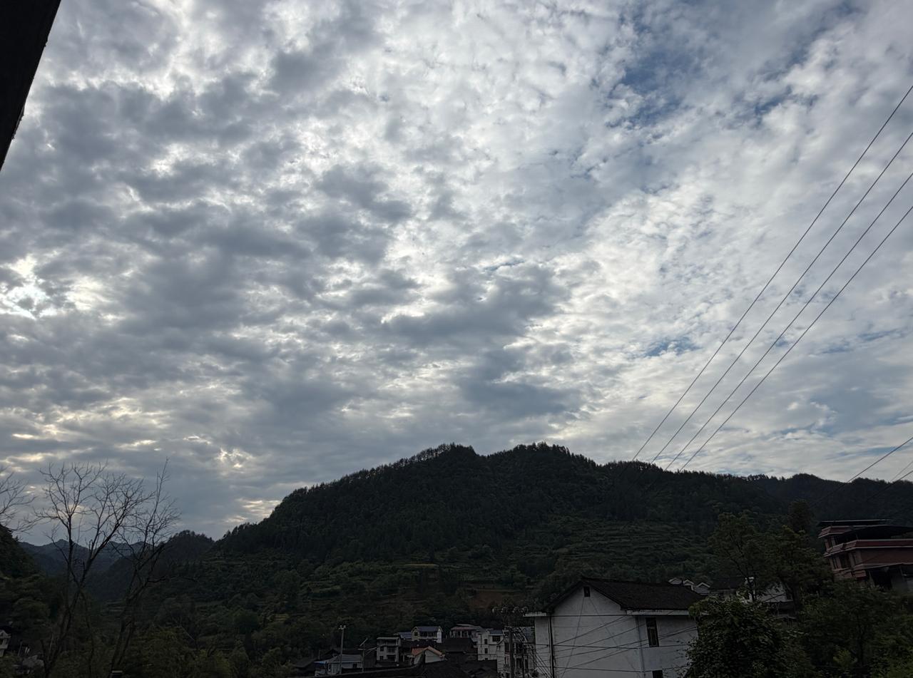 转晴随手拍天气 
“说不明道不清对她的感觉” ​​​