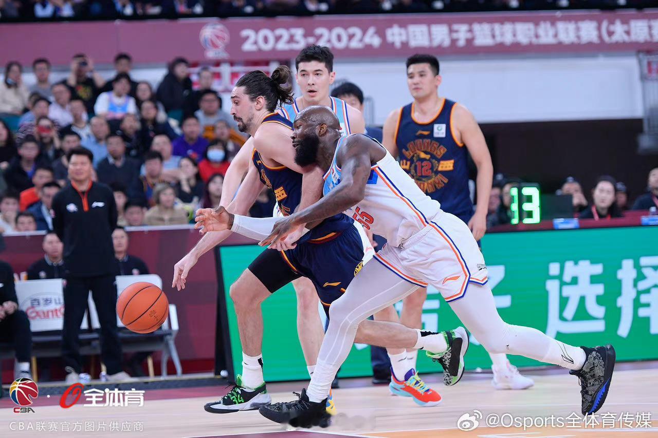 现在的 CBA 哪个队不输球啊？一输球就喊下课咯？新疆常规赛战绩31胜1负，胜率