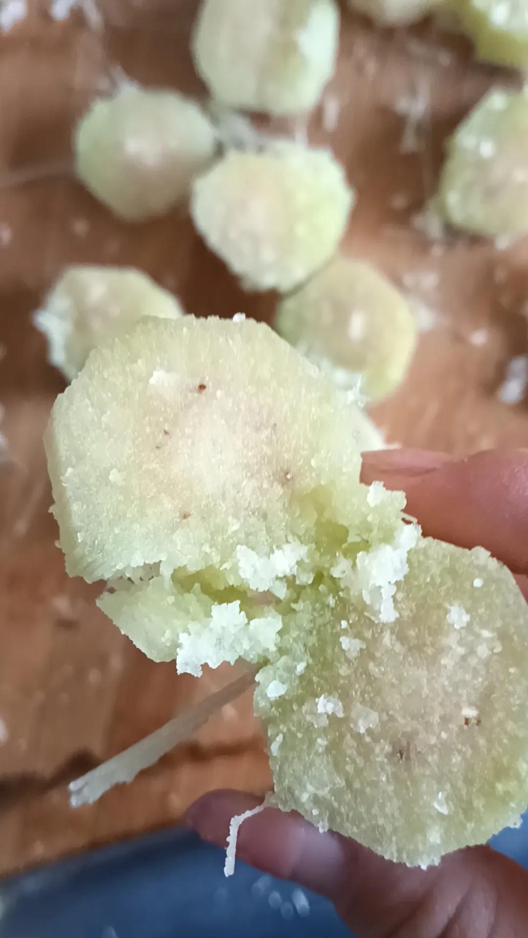 这样有红点的甘蔗，还能不能吃？