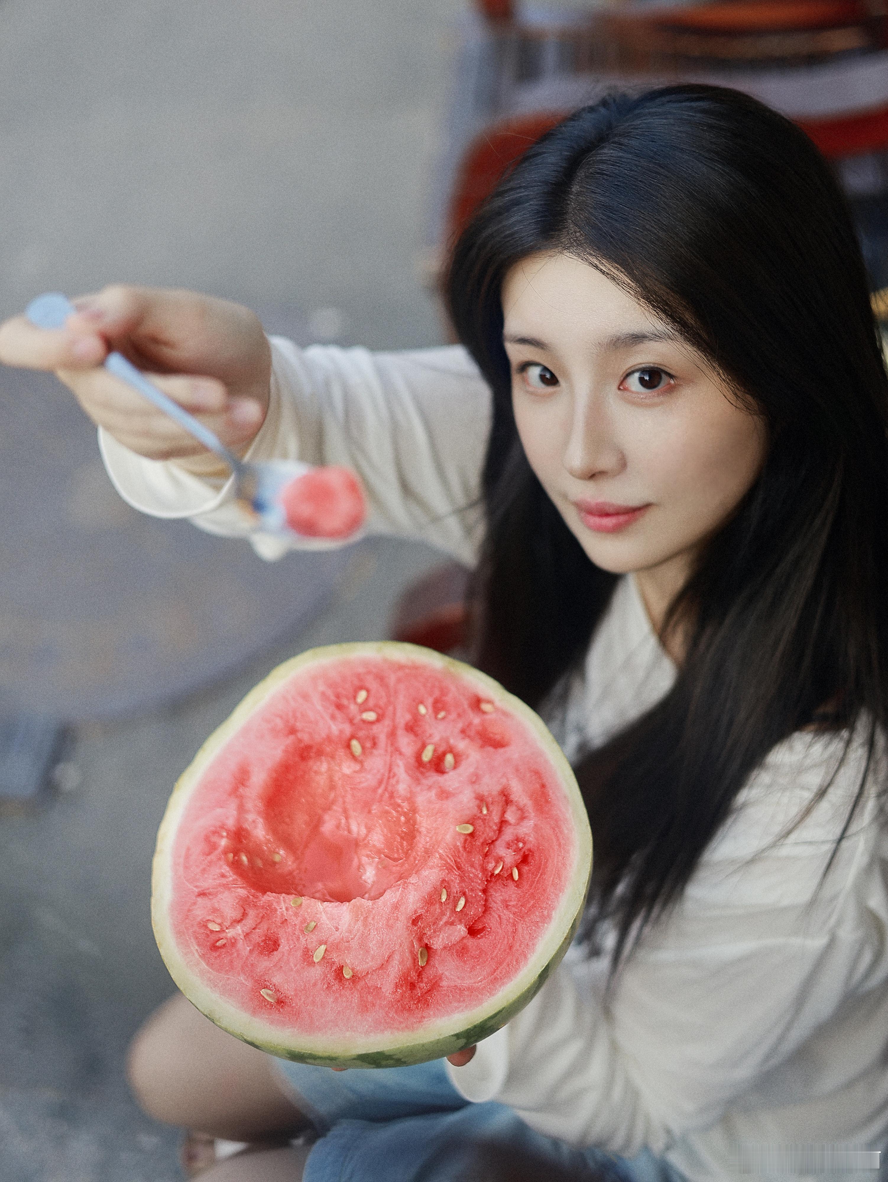 赵小棠立秋拍照🍉 ​​​