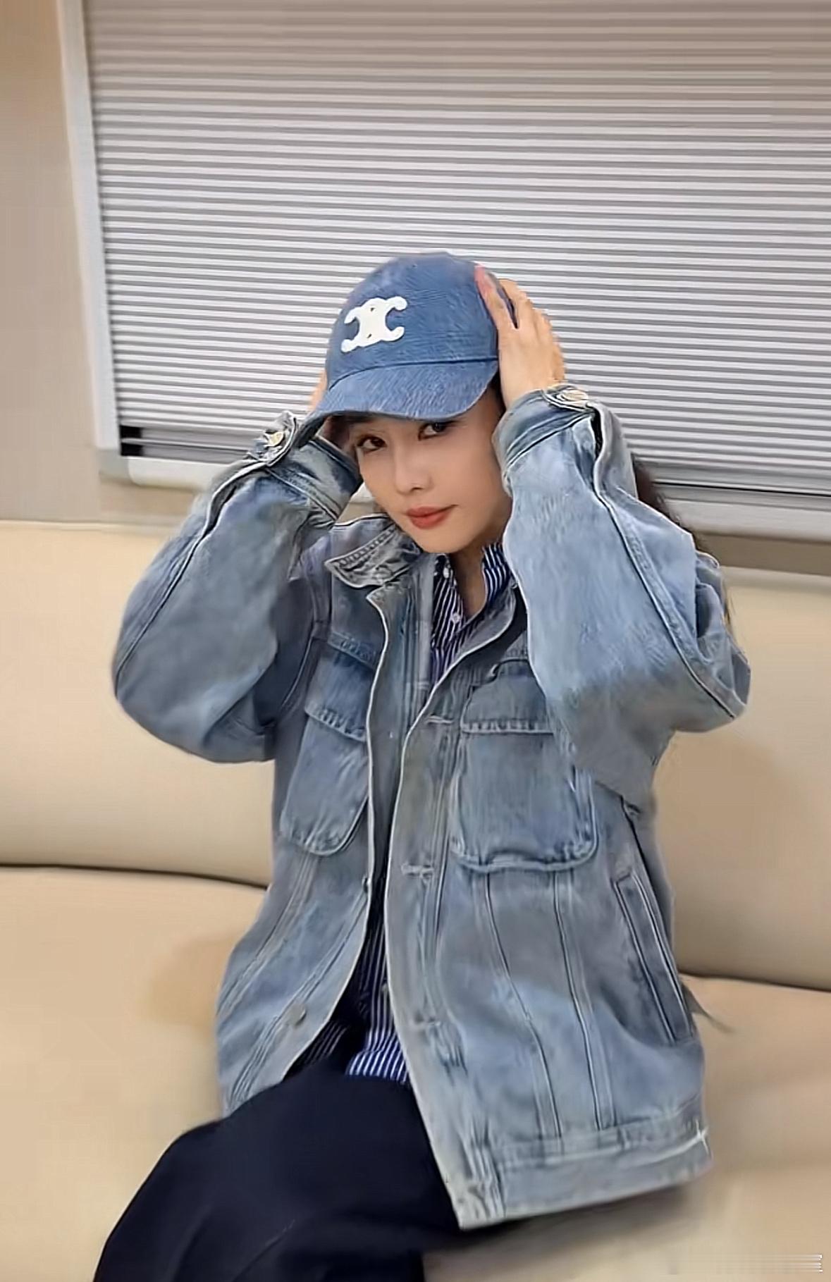 白鹿 CELINE思琳 