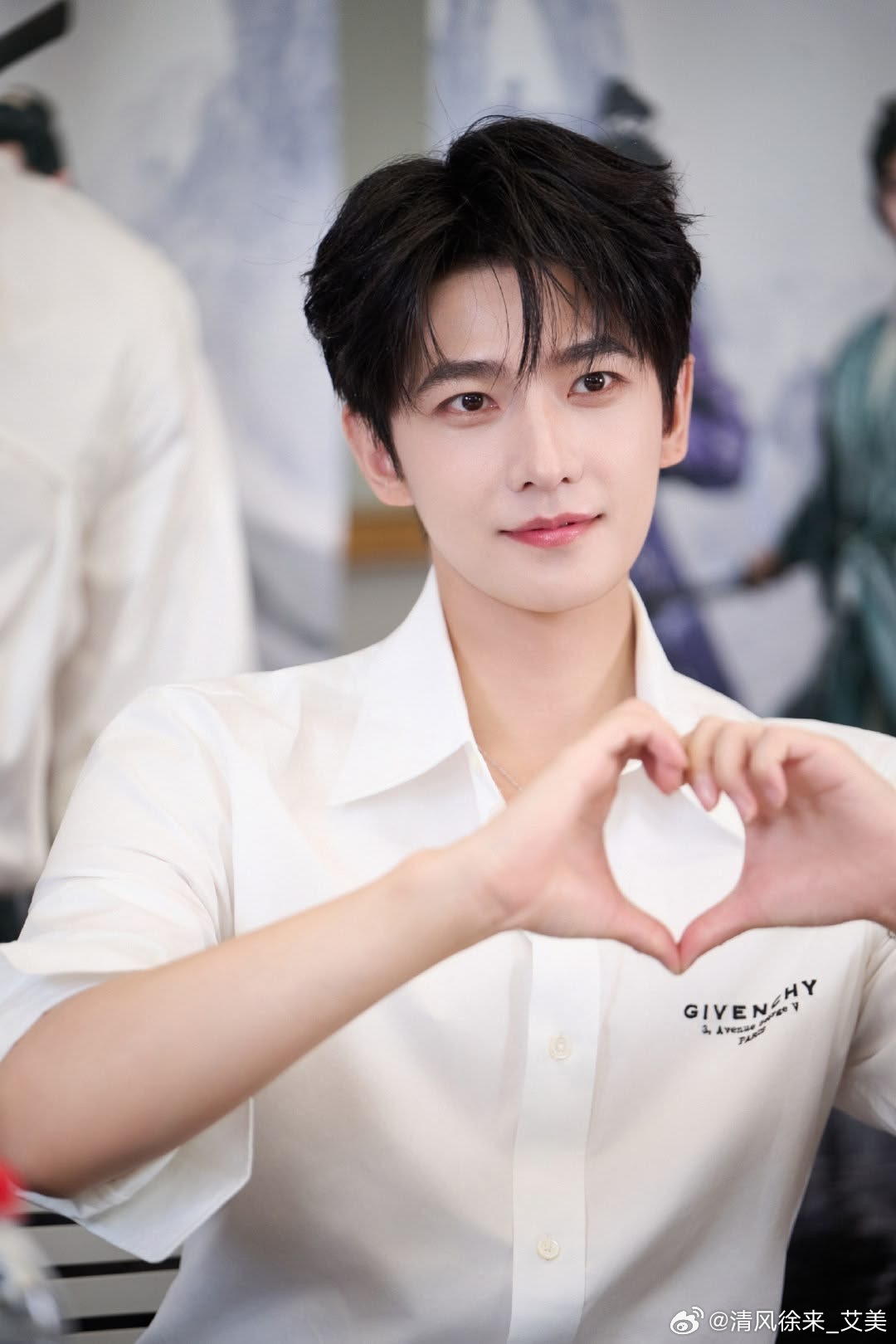 杨洋雨霖铃 yy 杨洋展昭“你曾指引着我奔去更好的方向，而我也会一直在你身后看你