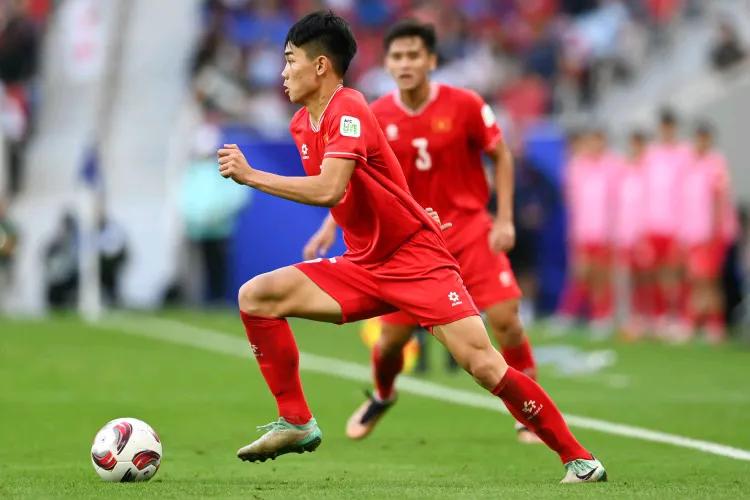 越南媒体发文认为，越南U23男足能够在U23国足身上取得进球。
他们也列举出了他