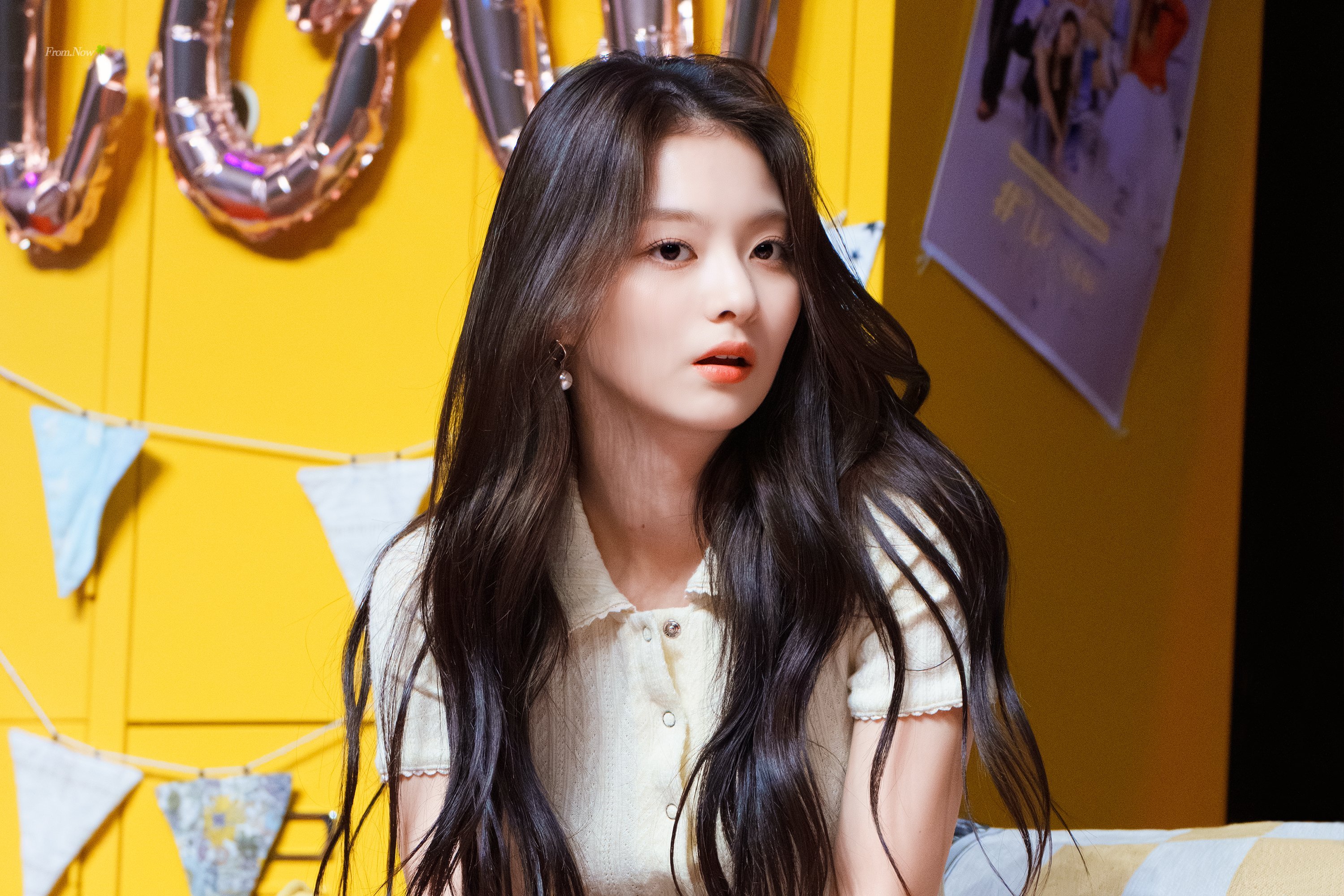 #李娜炅[超话]#🐣#蜜桃笑颜李娜炅# [图片]230617 线下FAN PA