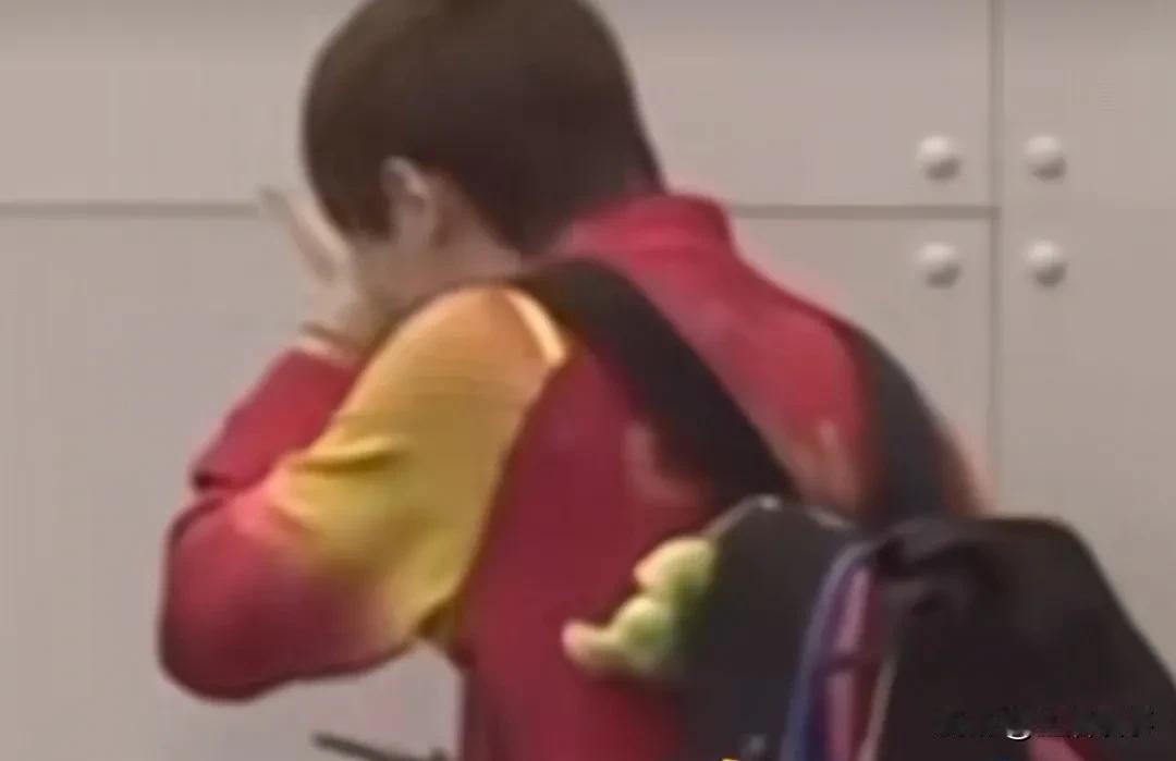 寒门太让人心酸了
……
今天，看到乒乓球队员王曼昱一个人在角落里偷抹眼泪，肯定是