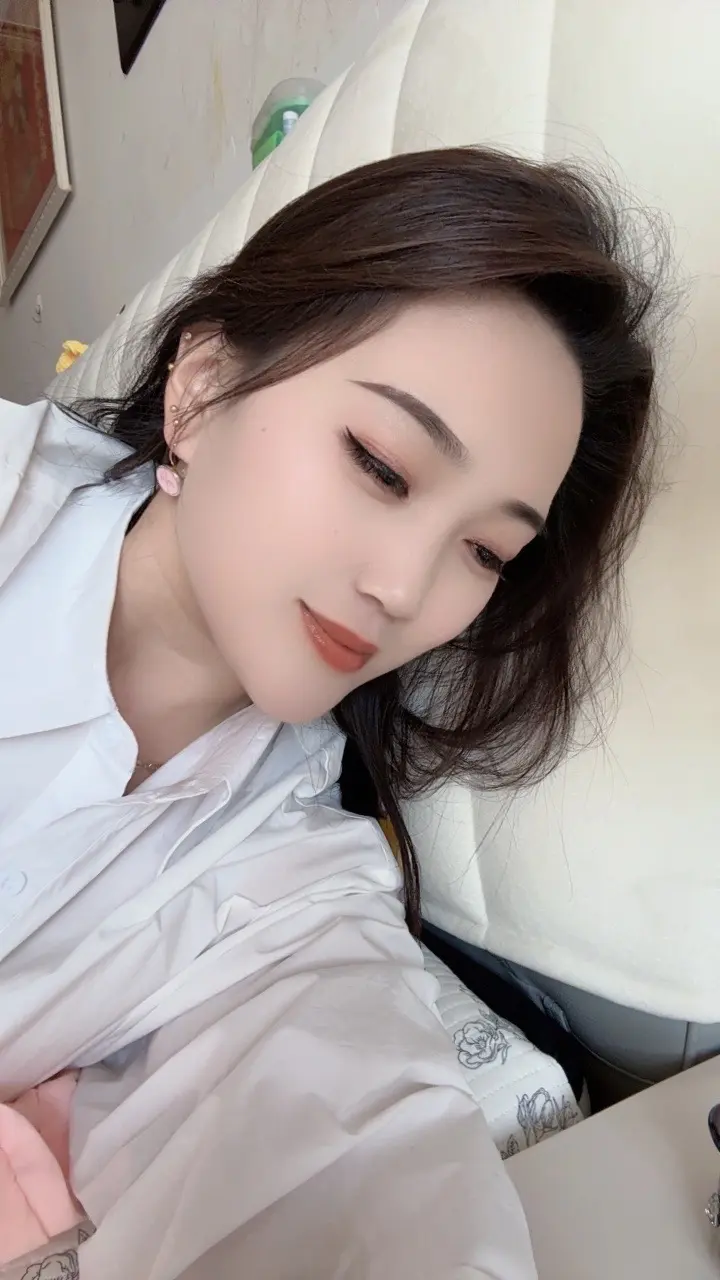 主动不是我的性格，能让我主动的人，一定是走进我心里的人
