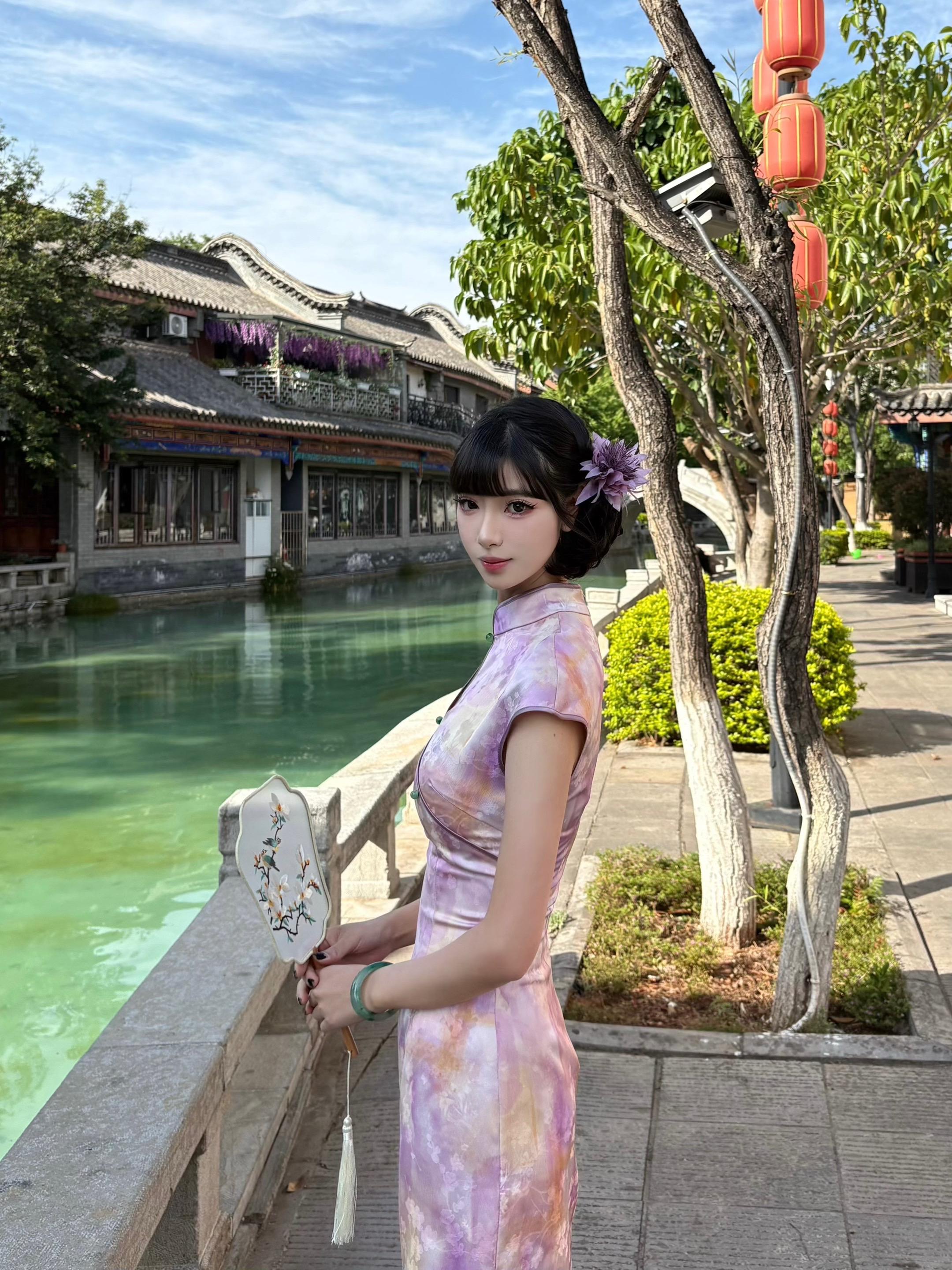 脱下卫衣卫裤，做旗袍女孩