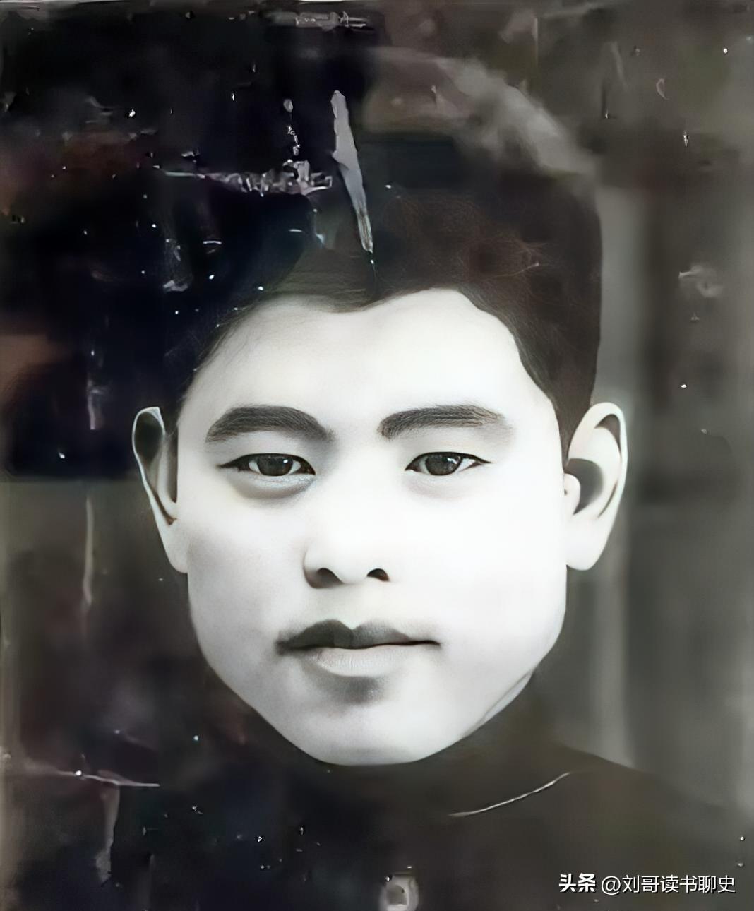 1943年，日军师团长弯腰验尸，“尸体”突然坐起来，拉响了手榴弹。

这不是抗日