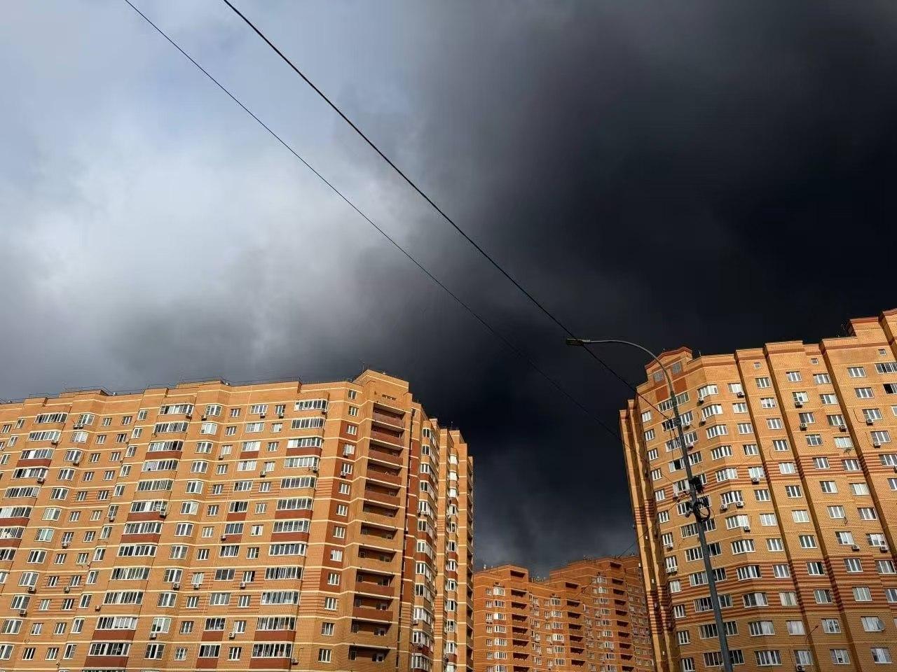 整个莫斯科，爆炸形成巨大黑烟压城！莫斯科正在遭到 879 年建城史最严重打击之一