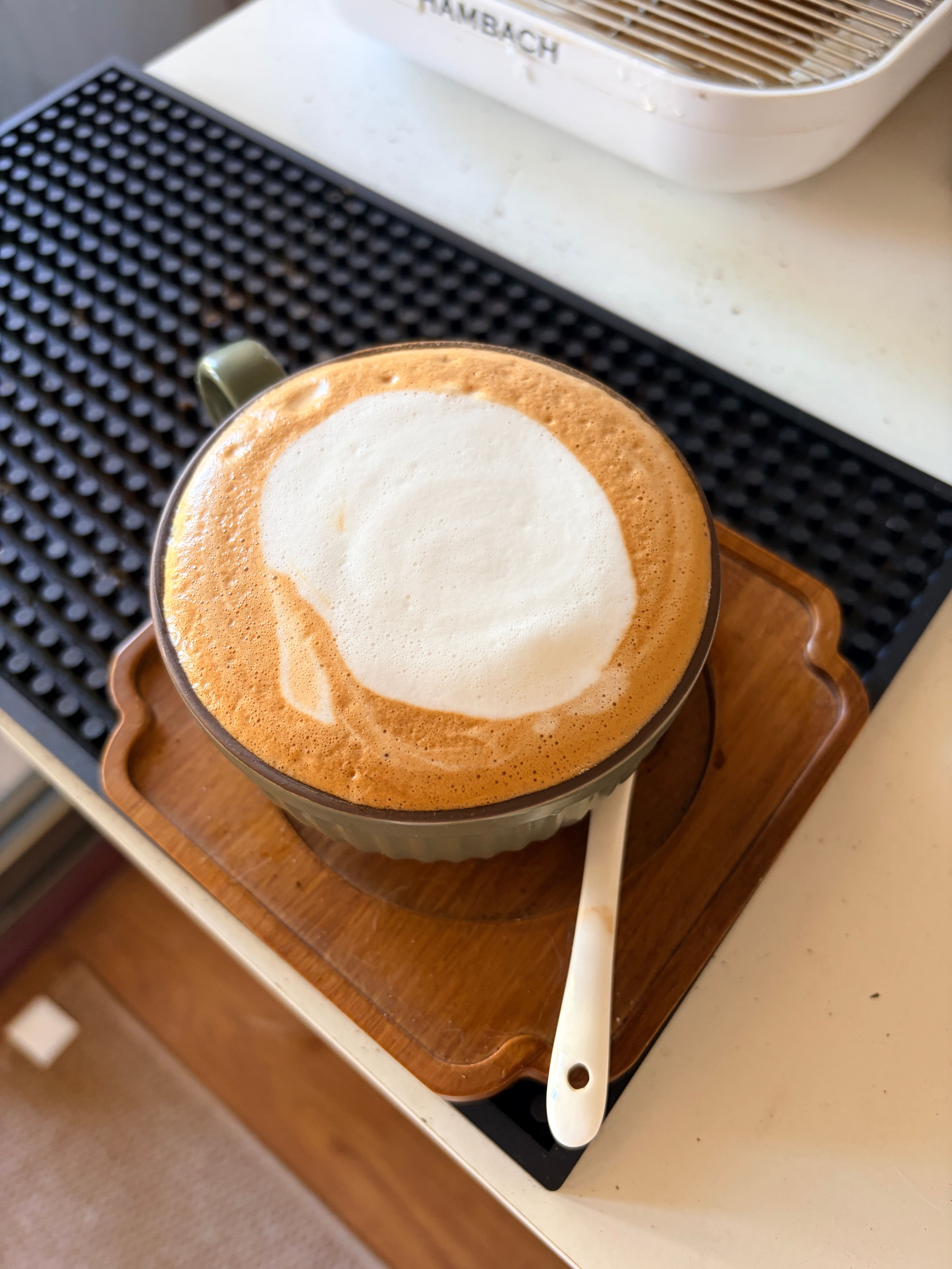 早哇～困死，晚上睡不着，白天睡不着