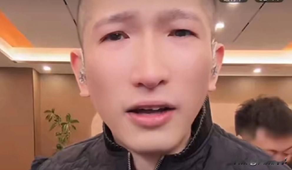 5、3484团播号进直播间，Gou磊大喊“欢迎3484，刷礼物跟你连麦”！我是全