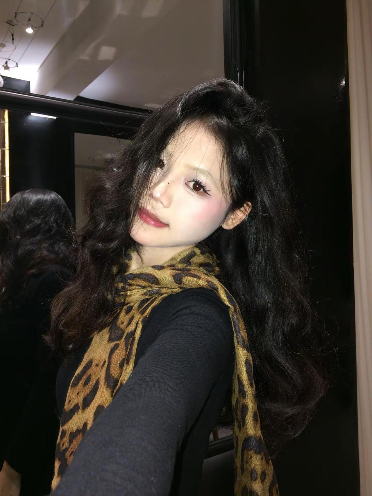 我的脸蛋早就已经为这段感情买单了对视8秒爱上我