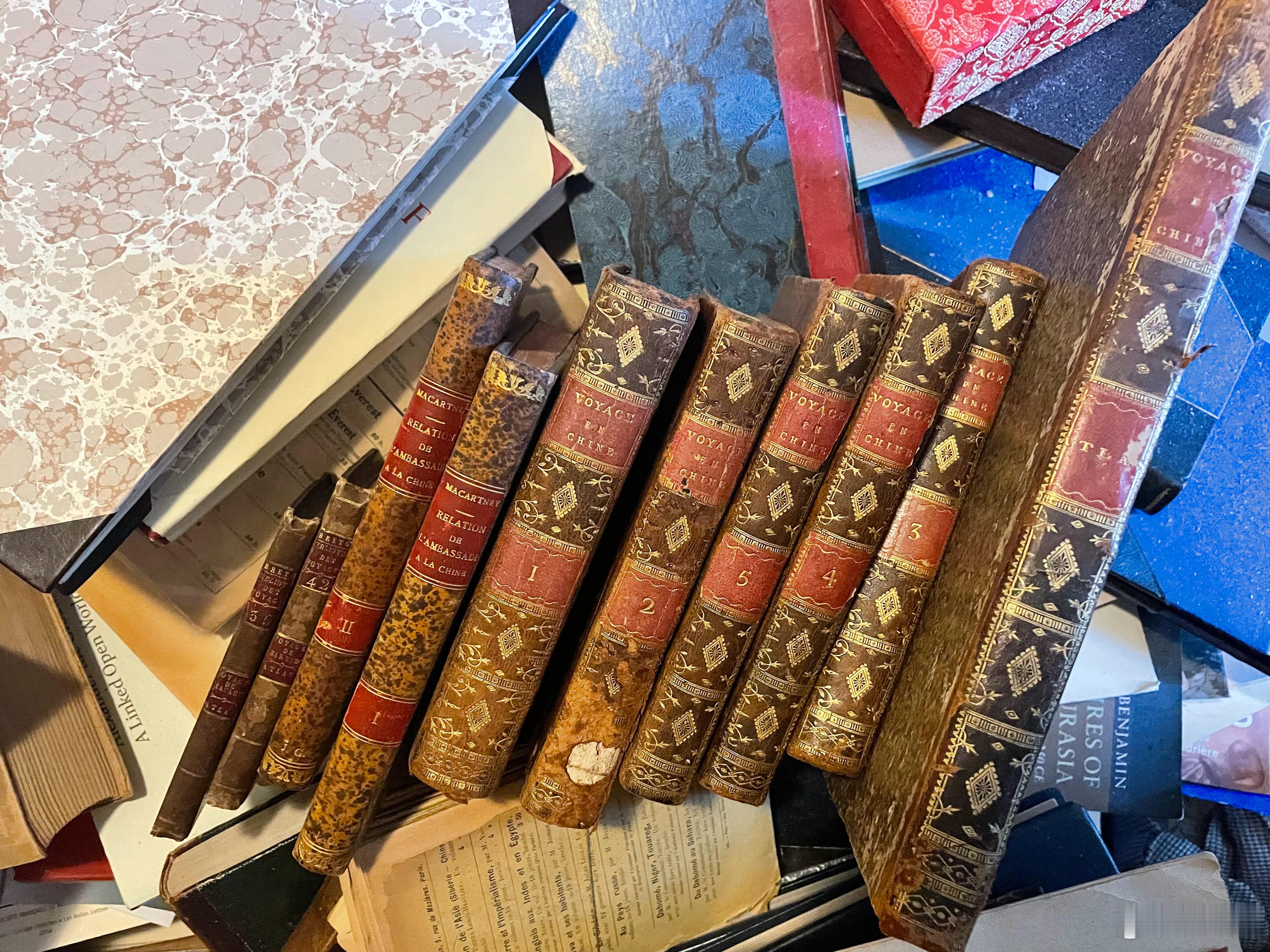 2023一整年埋首于故纸堆中，在书店和拍卖场上都收获了不少好书，也留下了许多遗憾