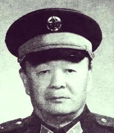 八大军区对调刚结束，毛主席在1973年便特意接见田维新，突然问：“曹植埋在哪？”