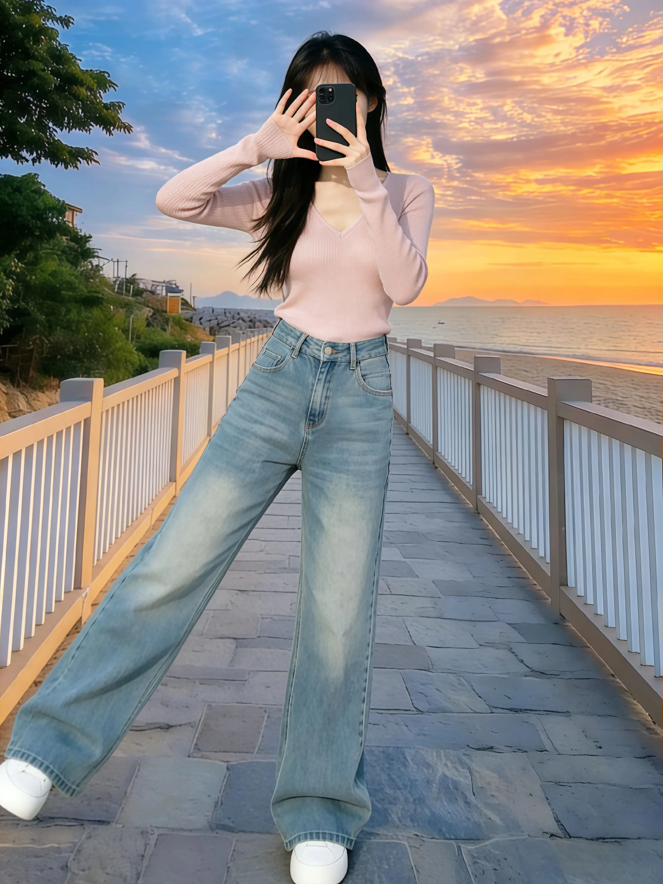 被问爆的温柔感穿搭｜海边日落氛围感。这条浅粉针织衫+阔腿牛仔裤，温柔又...