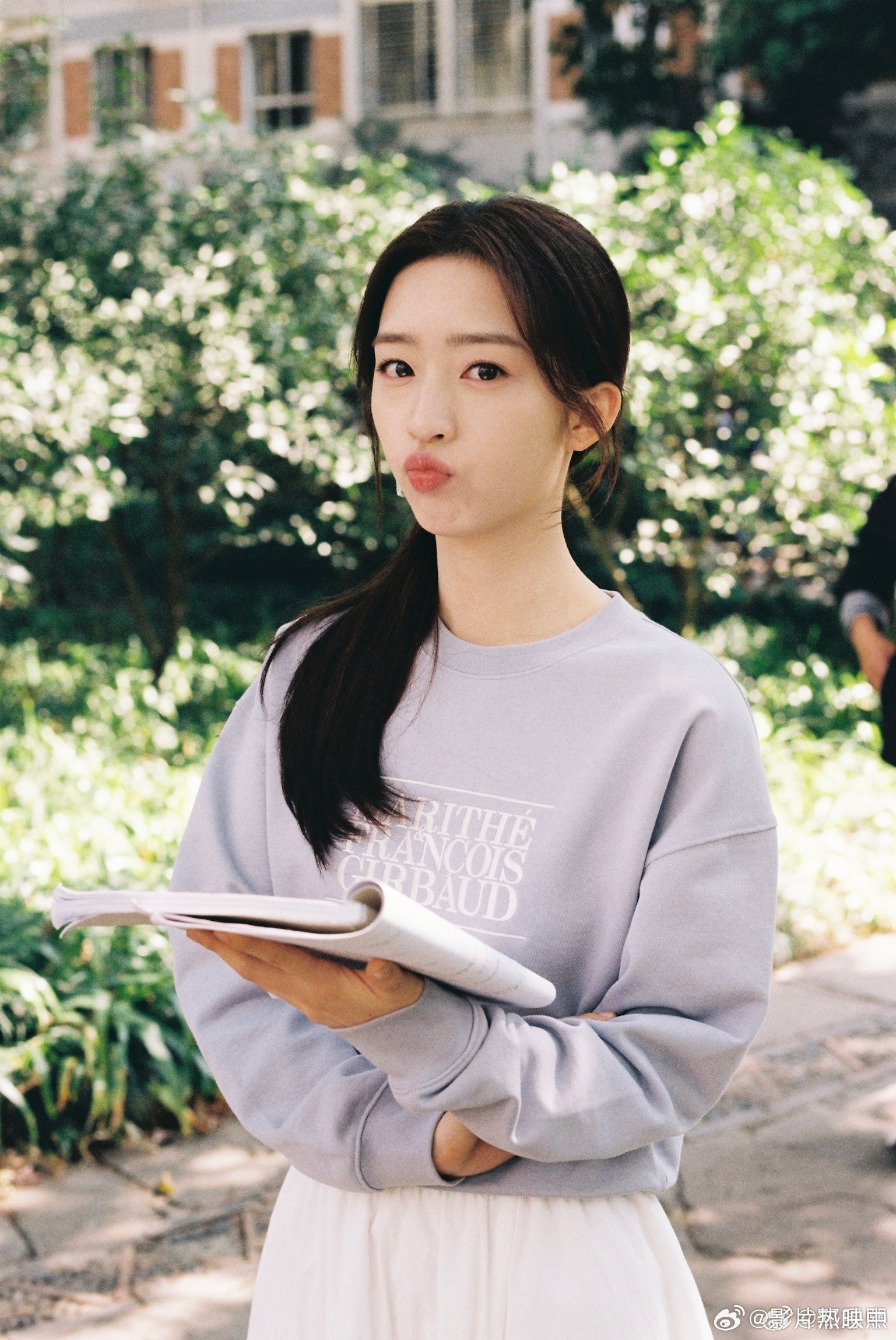 邓恩熙六年前电影上映养成系DNA动了我嘞去，竟然能够看到15岁的邓恩熙，这般珍贵