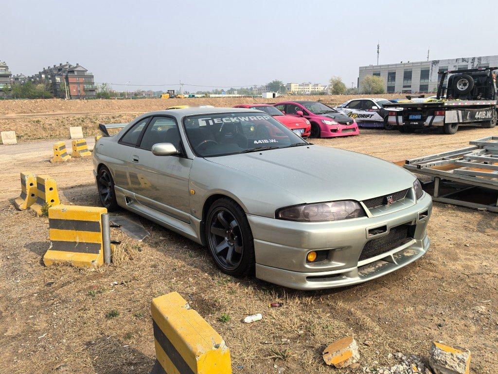 好车分享 Nissan GT-R R33 & R32 我个人一直很喜欢R33 觉