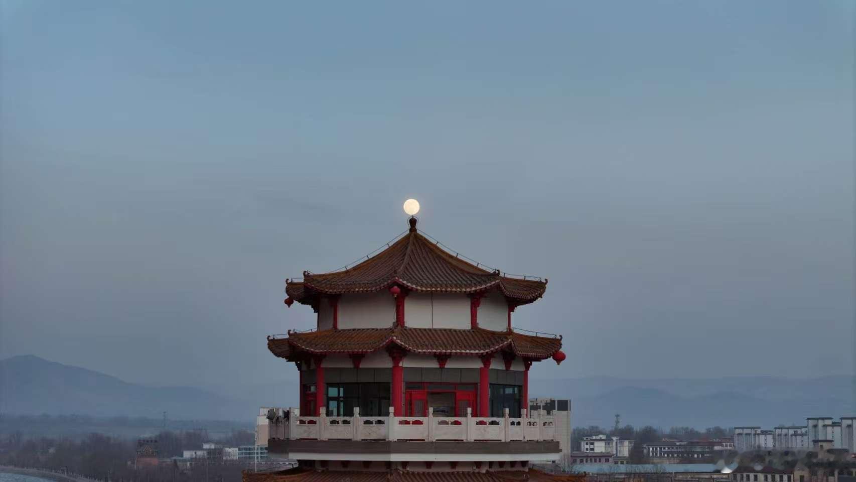 超级月亮我不装了，我摊牌了，我拍到了