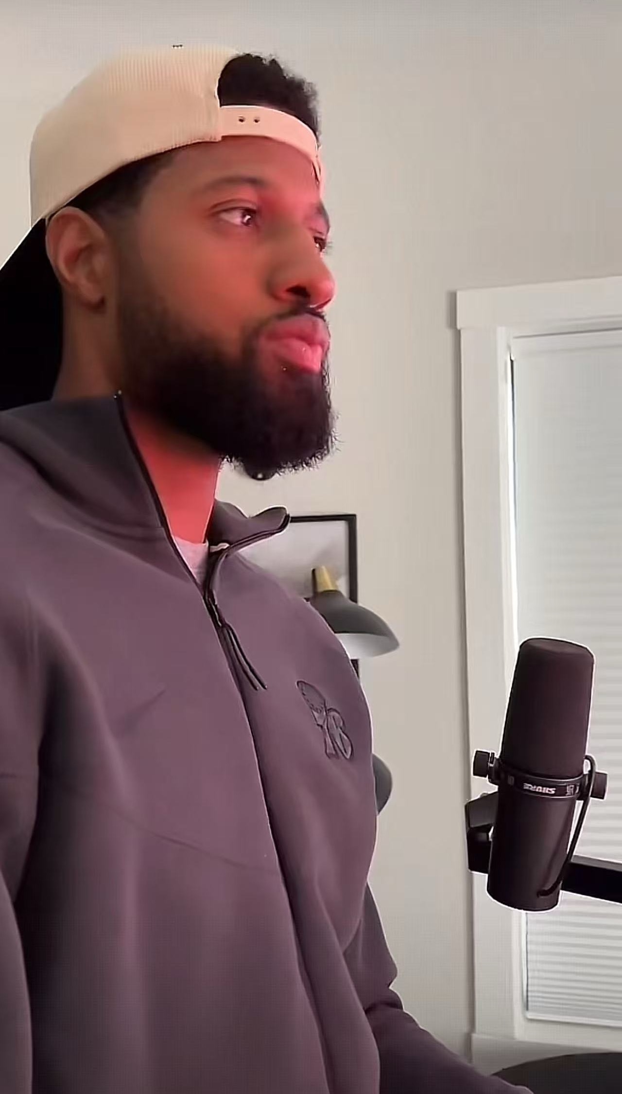 烤肉姐直播时说：“乔治大概率在一周内复出！”[并不简单]费城76人新赛季篮不住P