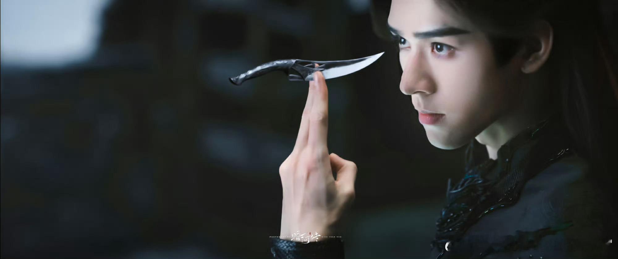 原来存的龚俊第一张图是这段龚俊这打戏真的给我看爽了，这眼神戏狠狠拿捏我，说实话，