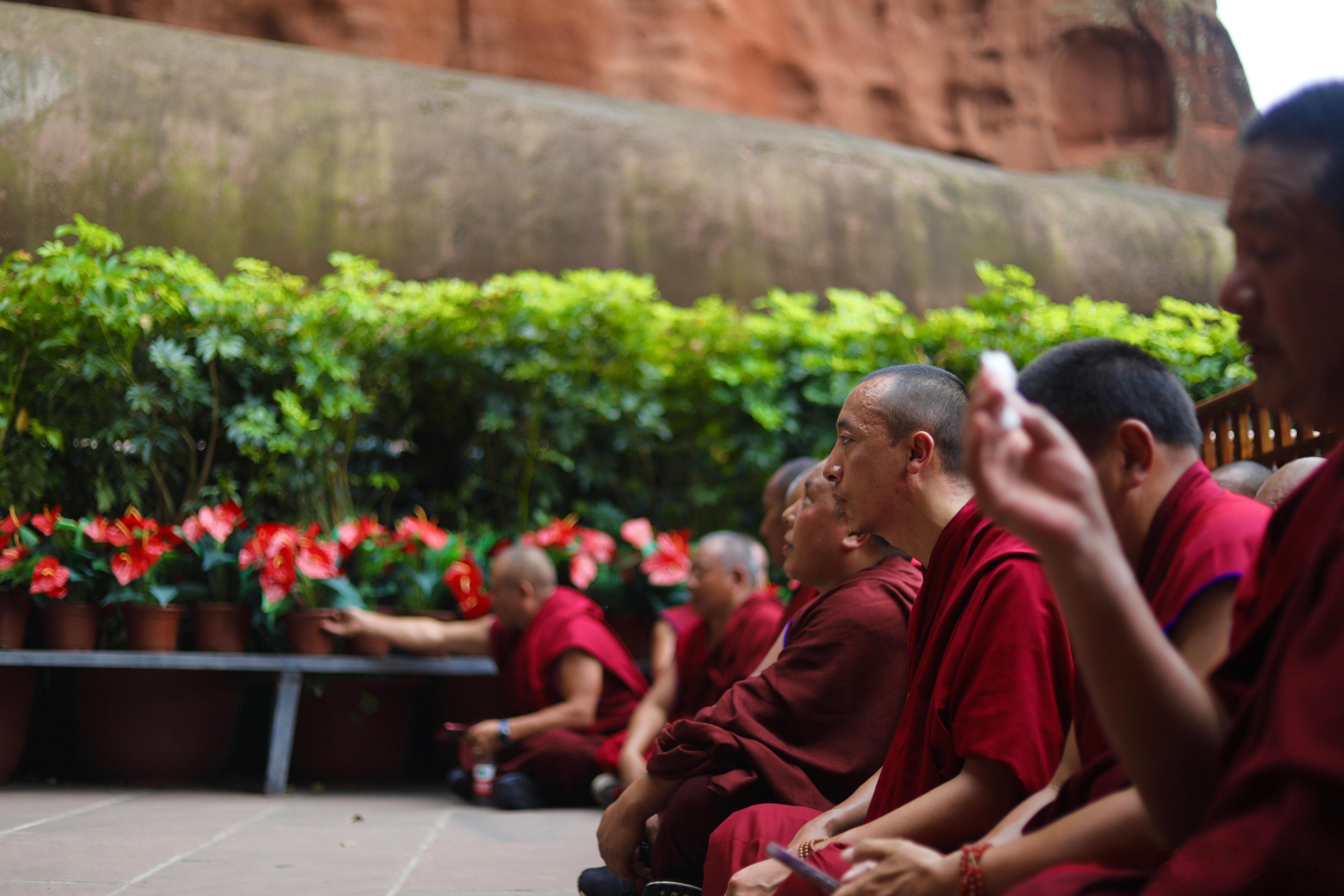 སེམས་ལ་བྱམས་བརྩེ་སྒོམ་ནས།དྭངས་གཙང་གཡོ་མེ