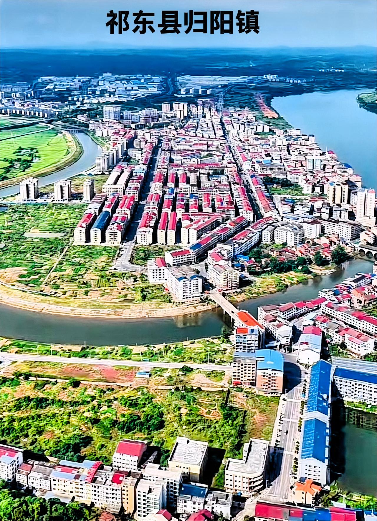 看看祁东县归阳镇的这些房子，地形那么低还敢建在湘江边，真的是胆子太大了。说句真实