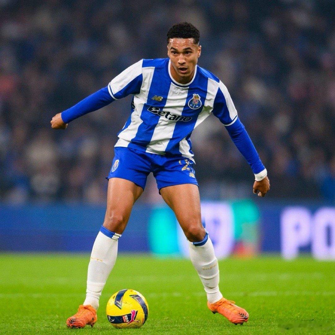 米兰当地媒体ilgiornale也提到 国际米兰正在评估前尤文图斯后卫 现效力于