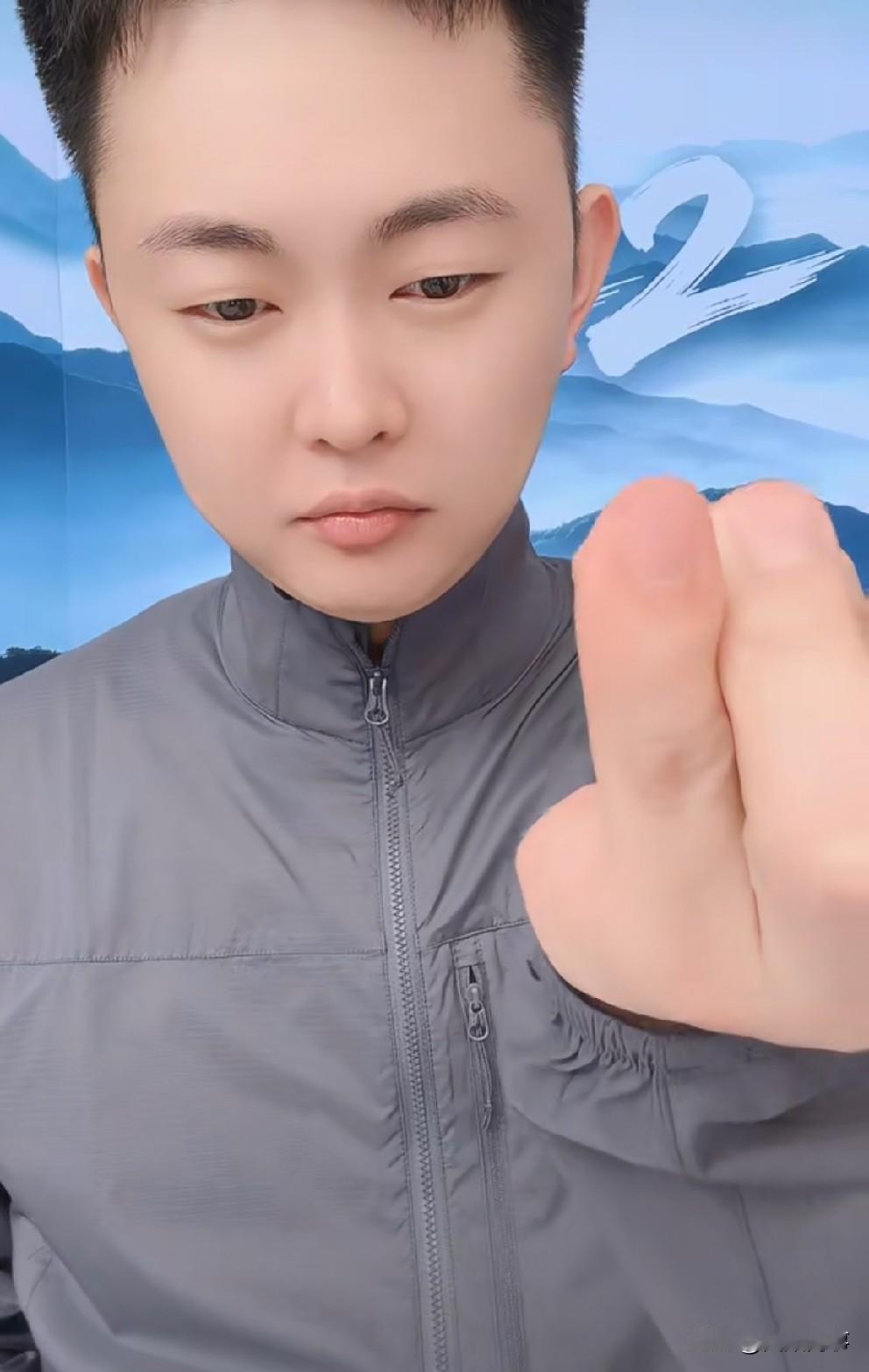 巴扎黑否认签约蛋蛋，三个蛋蛋也签约不了我！感恩蛋蛋帮我卖货！

        