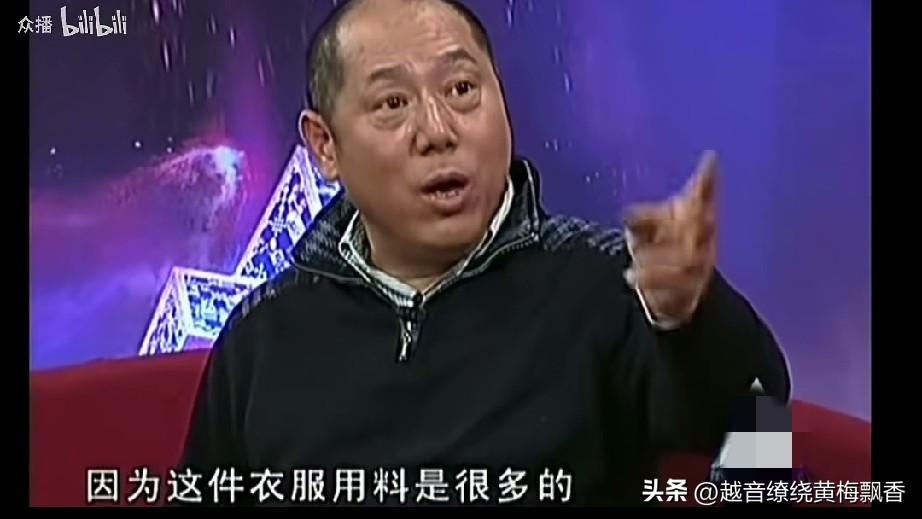 李诚儒这个人确实挺厉害的，他以前是做服装生意的，对服装的用料成本以及卖价是一眼便