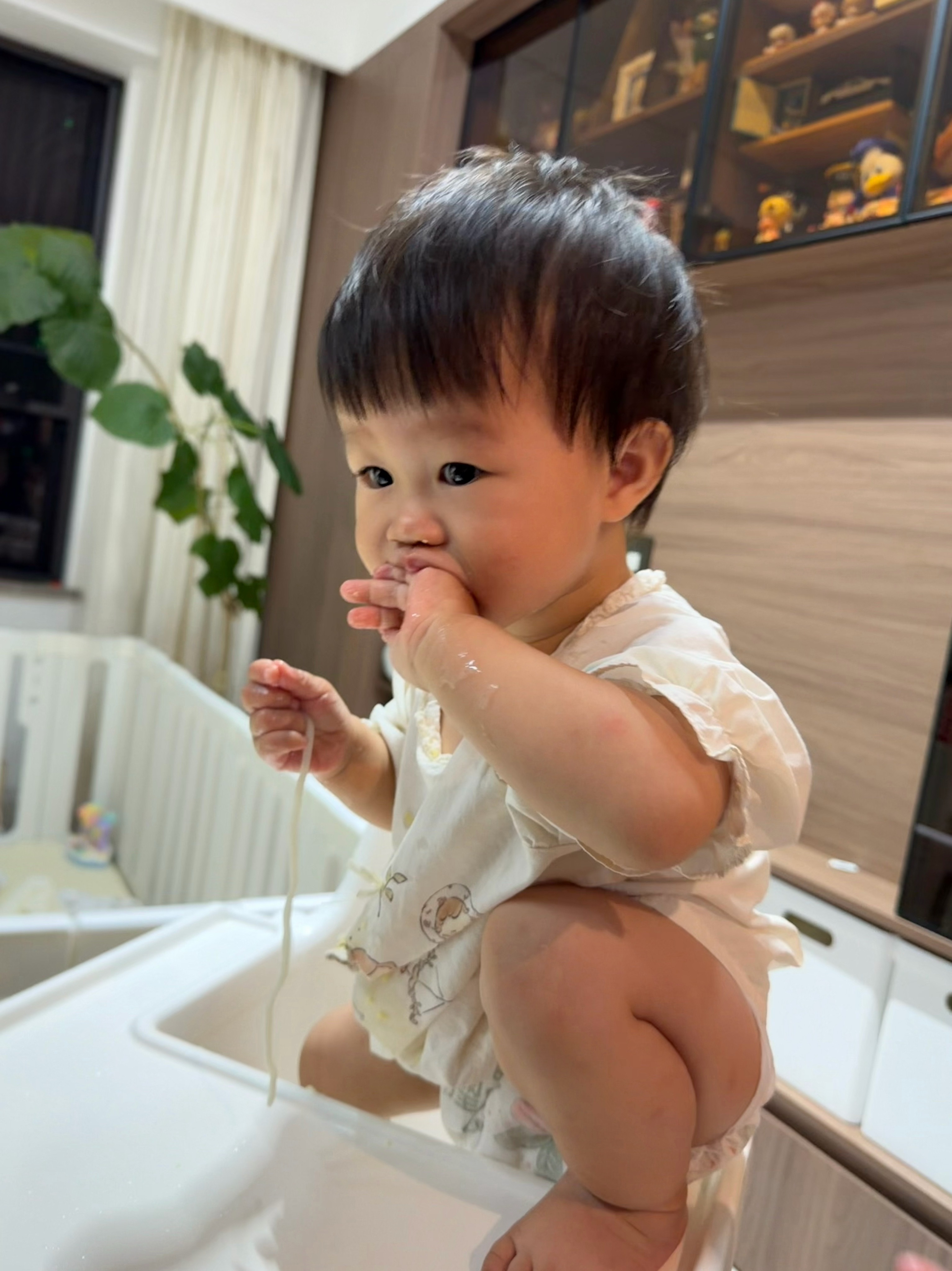 之前我朋友女儿皮的时候看他揍小孩，我说我肯定舍不得揍我女儿。我现在收回那句话。 