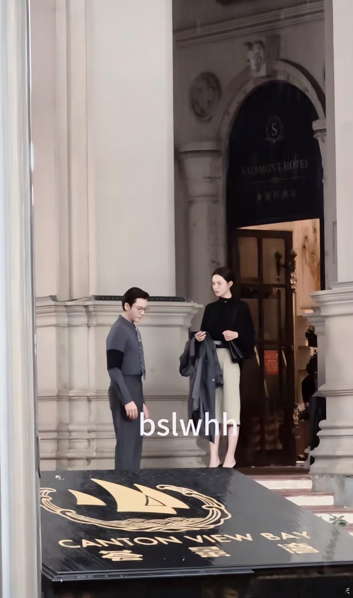 爱情慢慢男女主还挺有高智氛围感的 