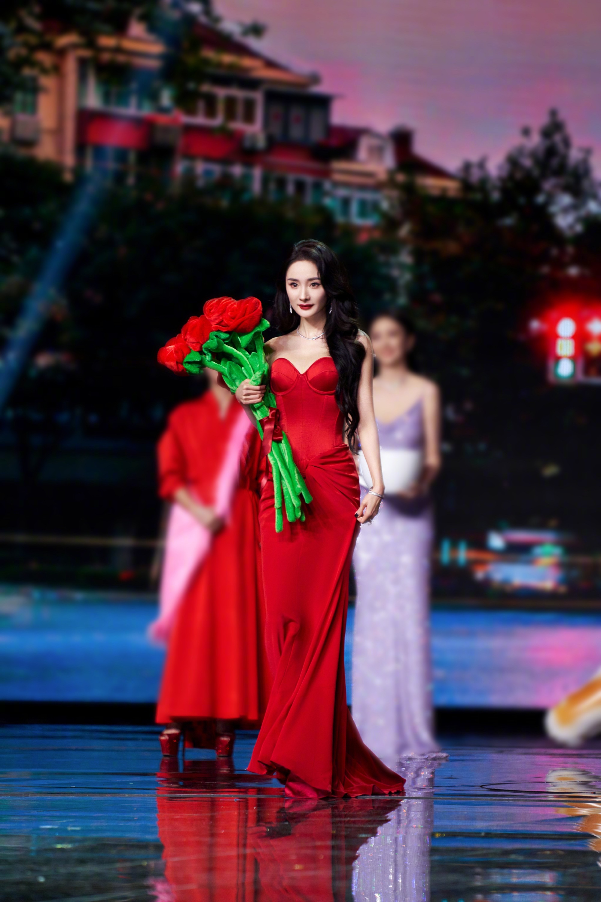 杨幂价值四百万的高级珠宝💎