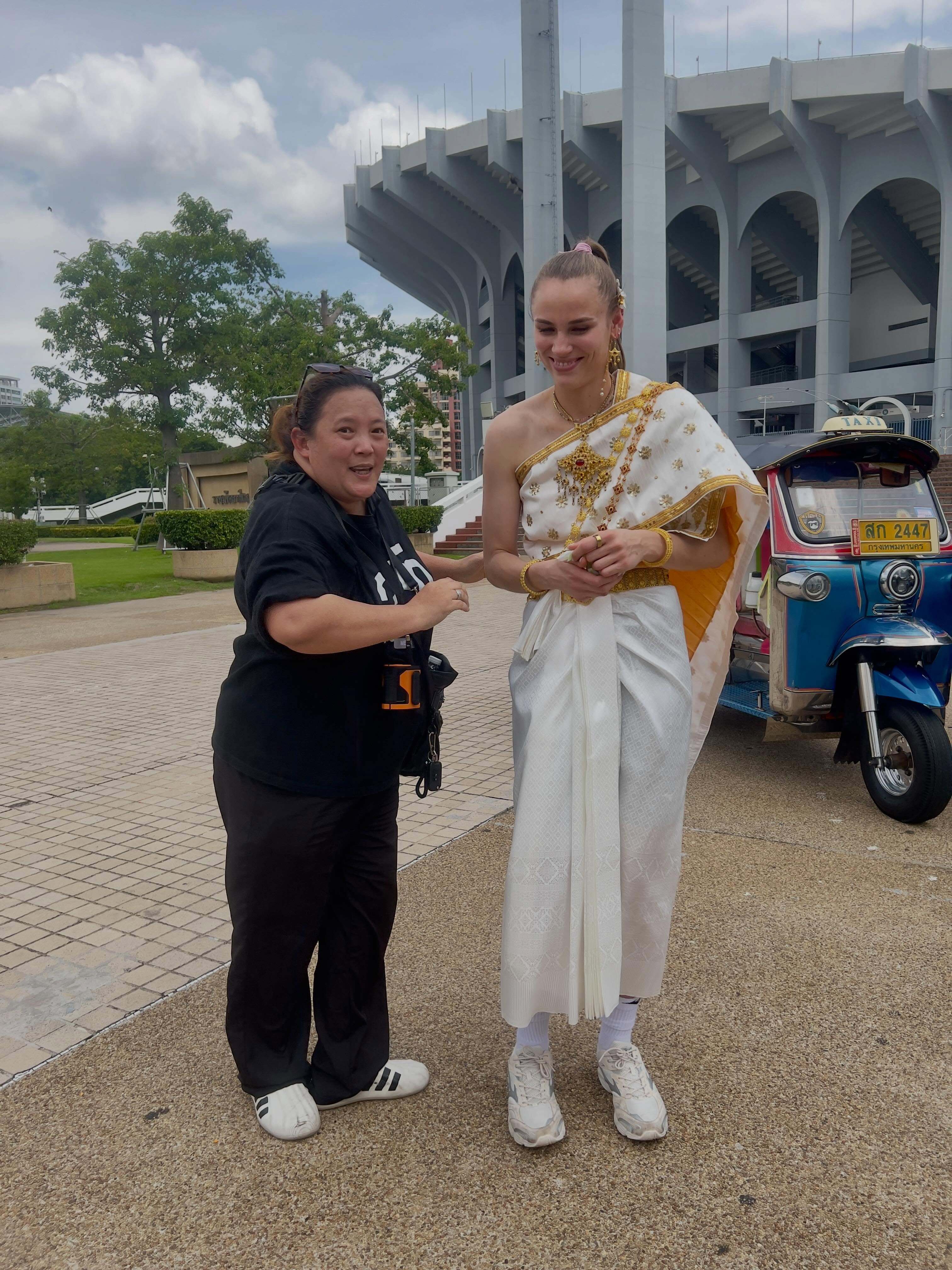 这什么东西别太好笑可以产出一百个表情包了Sarah：Tutu is fun🤣?
