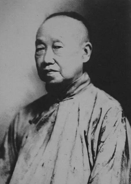 民国三位名字带“铁”的文人


江南三铁：吴昌硕（字苦铁）、王大炘（字冰铁）、钱