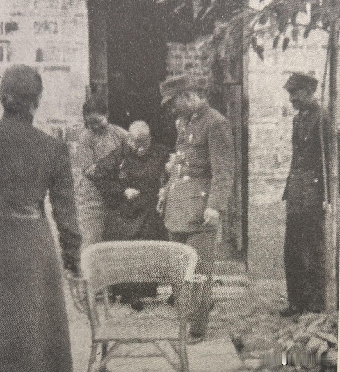 1939年11月，白崇禧任桂林行营主任时，蒋介石、宋美龄夫妇抵桂，在白崇禧桂林家