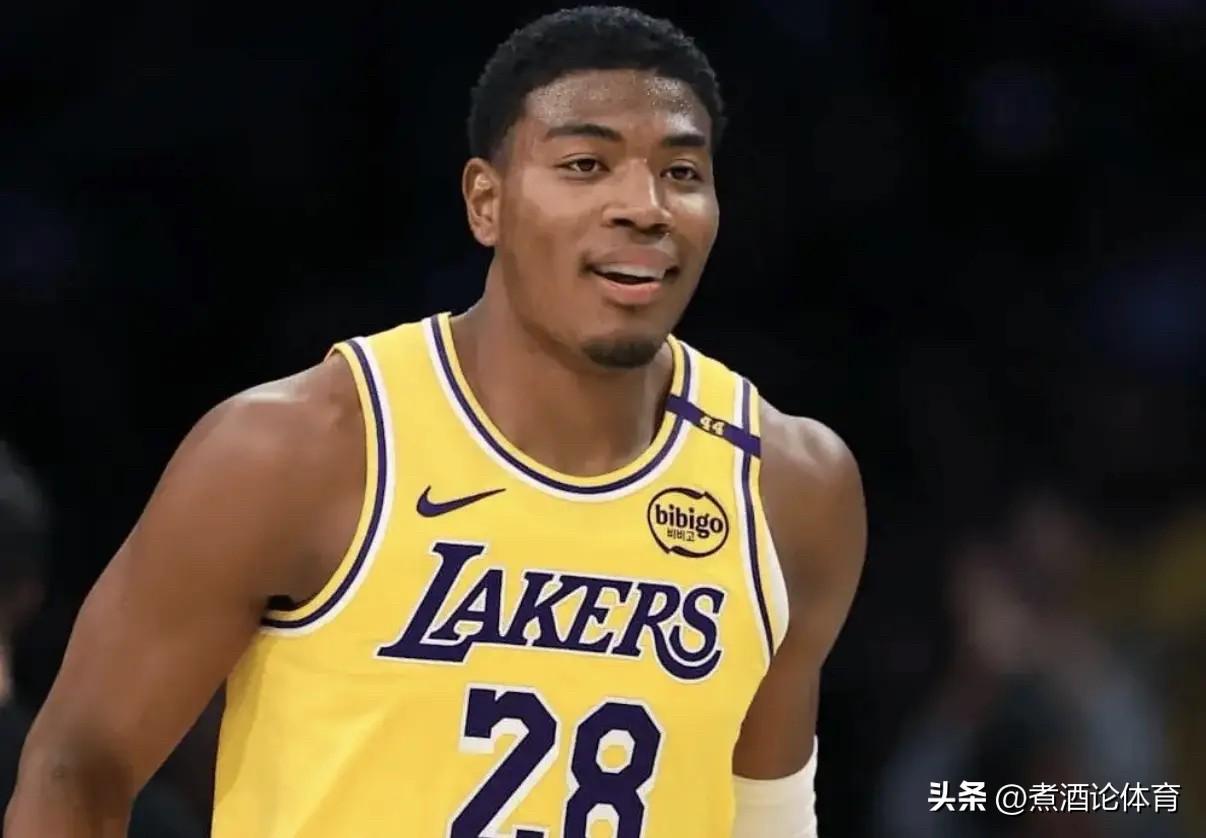 八村垒与快船达成了一份2年2800万美元的合同。他除了顶级投射，其他都一般，价格