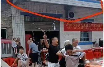 四川升学宴事故后续，知情人曝主家已被警方带走，村支书发声被喷，刚考上本科的这个孩