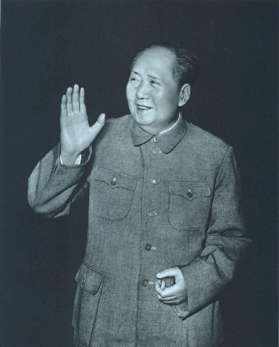1962年1月30日，毛主席在扩大的中央工作会议上的讲话中，他告诫全党说：“我们