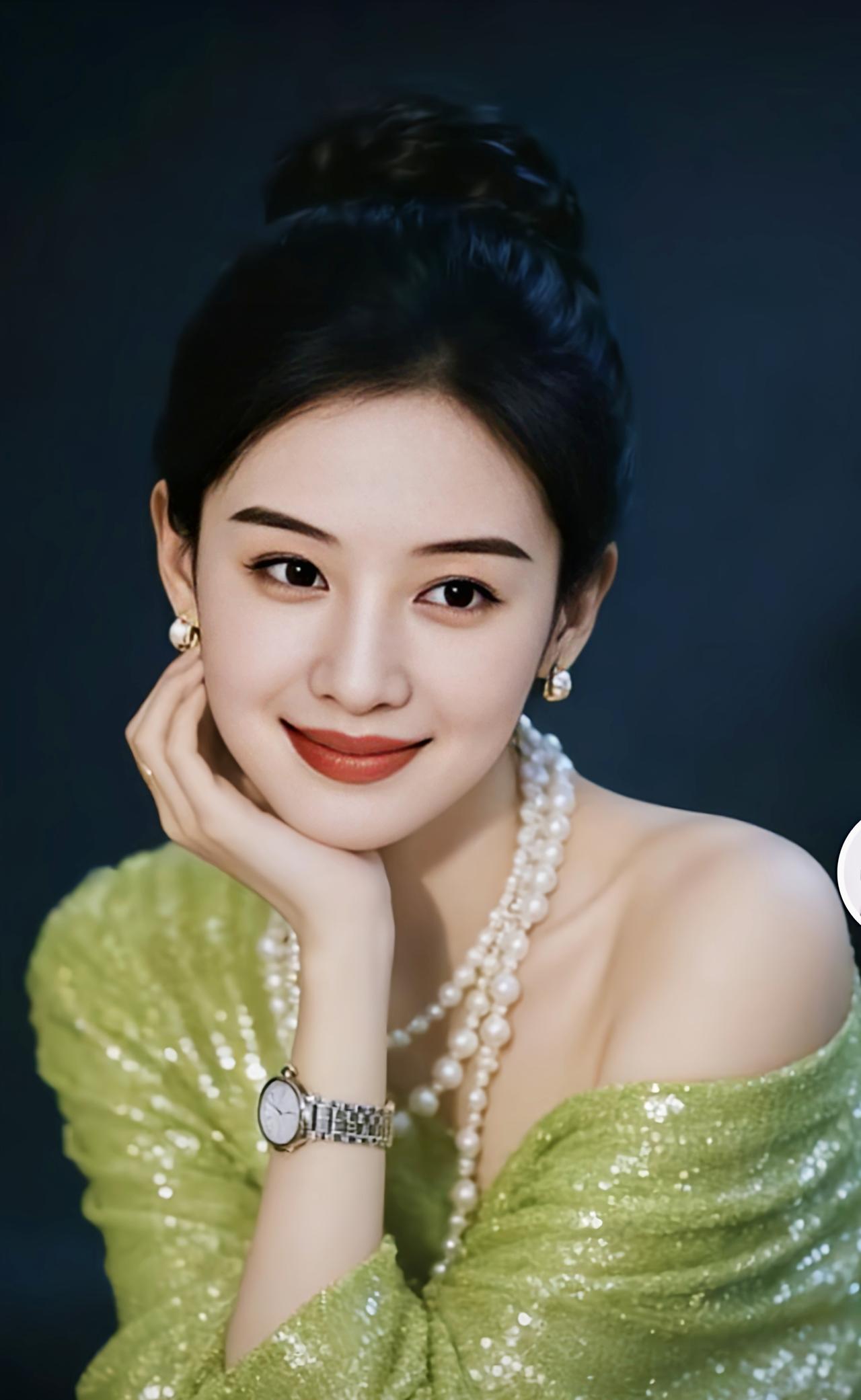 做人着实不易，
尤其在炎炎夏日。

天气炎热、空气闷热，
不少人贪图凉爽，
爱吃