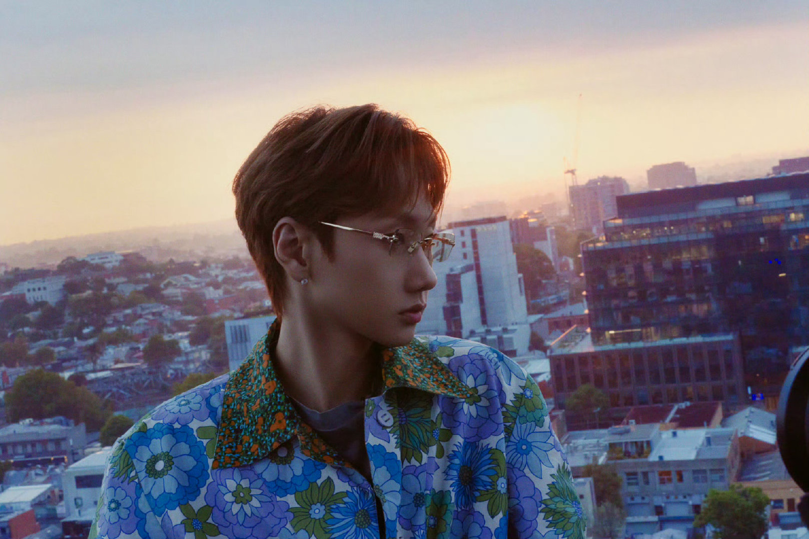 汪苏泷海外热度创新高汪苏泷首次世巡全方位霸榜31天，三大洲，五站11场，汪苏泷用