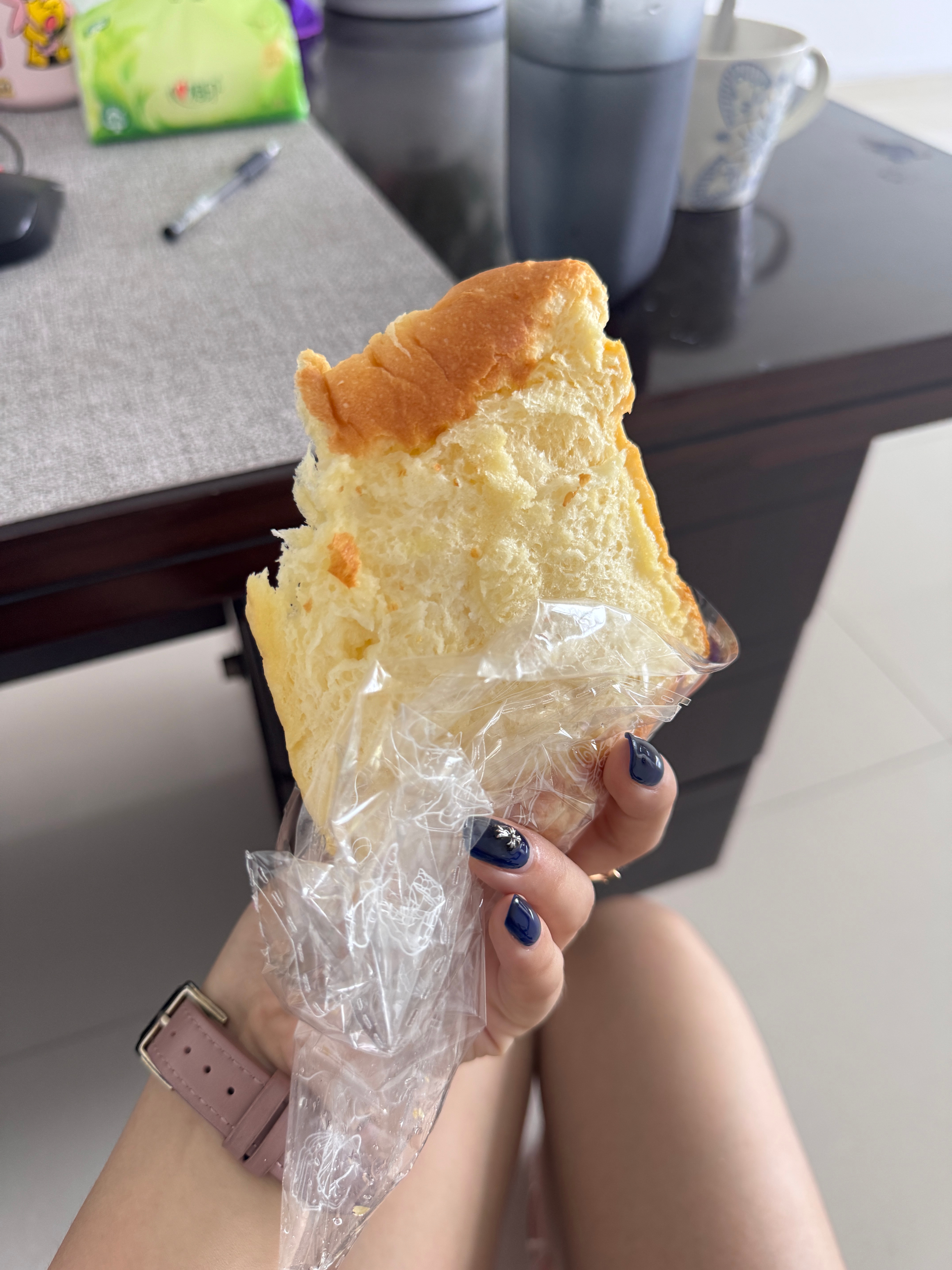 吃自己朋友做的面包 就是香 ​​​