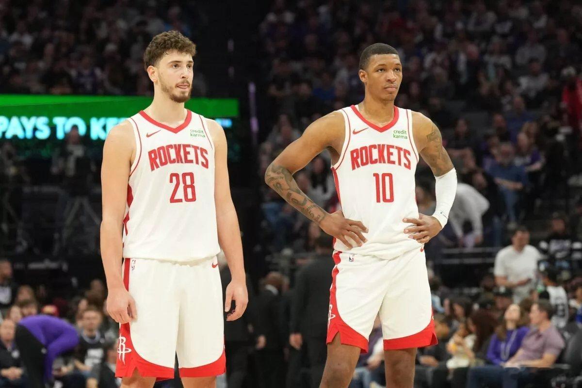 本赛季单场3断+3帽的场次统计：• 凯德·坎宁安（4次）• 维克托·文班亚马（4