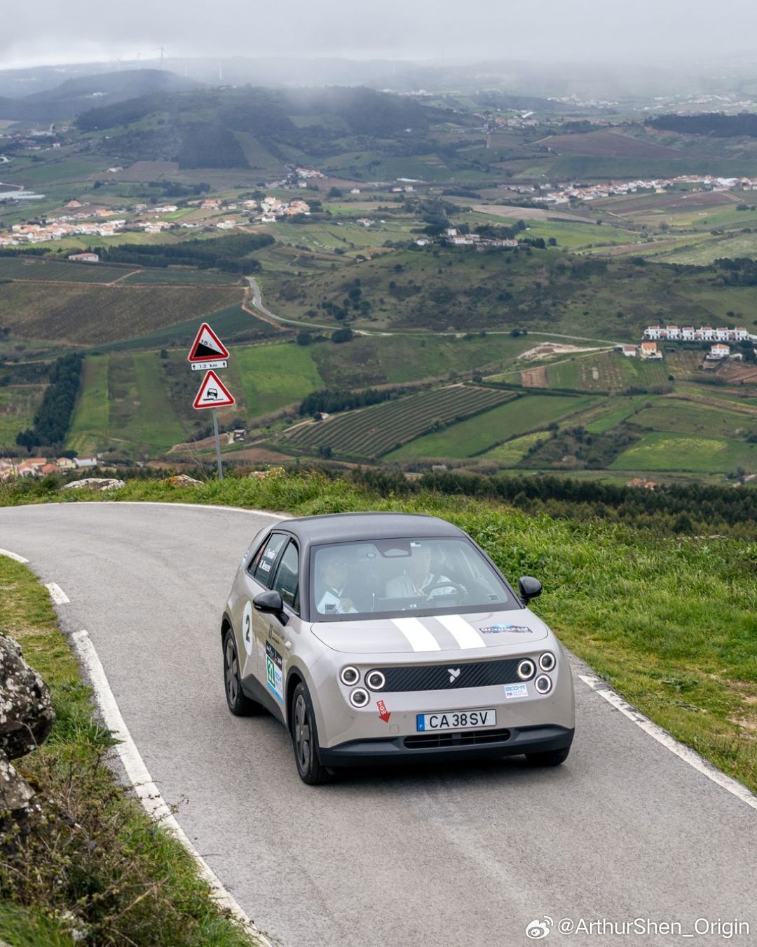 蔚来欧洲 蔚来ET5和 firefly 萤火虫最近在葡萄牙参加了一场拉力赛。蔚来