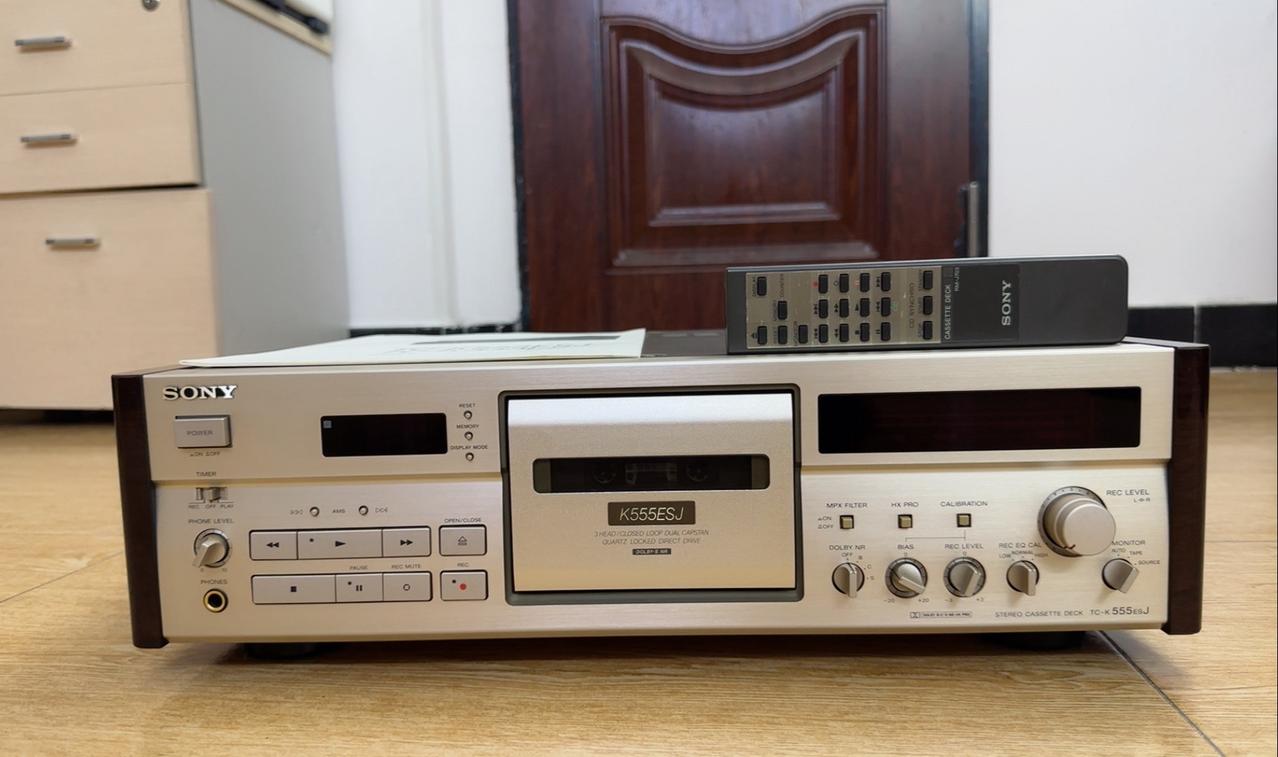 录音甲板，高音质盒式录音机！外观绮丽！整机已经保养
RM-J703无线遥控器【带